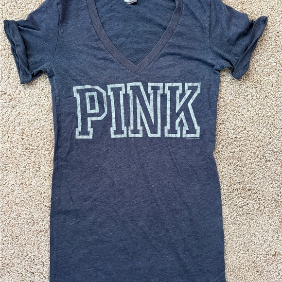 PINK Victoria's Secret Charcoal V-Neck Tee - Picture 1 of 3